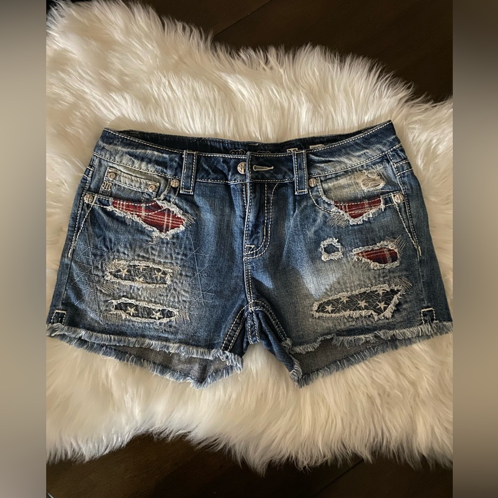 Miss Me Signature Denim Shorts sz 30 Patriotic Embellished New without tags